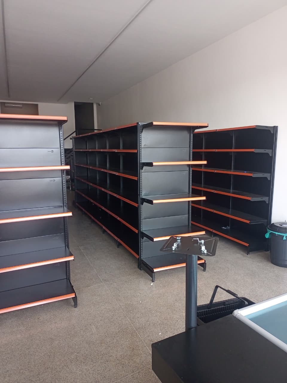 Gôndolas e Acessórios
